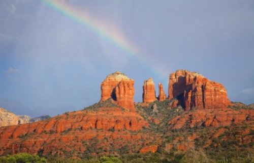 1-Day Bus Tour to Grand Canyon, Sedona, Navajo