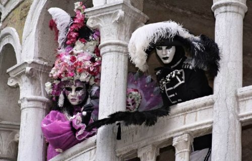 9-Day Italy Winter Tour with Venice Carnival