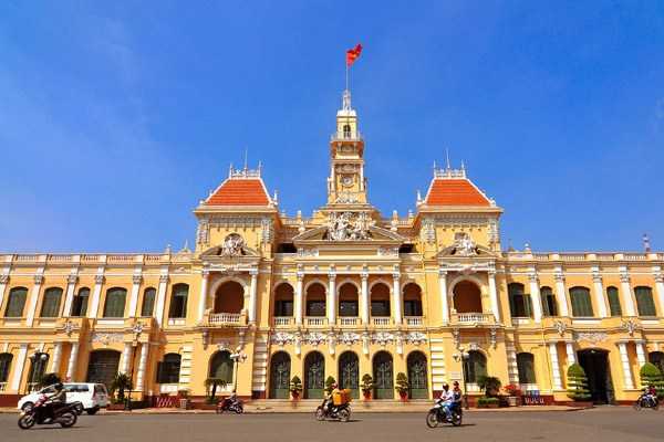 4-Day Historic and Poetic Ho Chi Minh City Guided Tour: Mekong Delta, Cu Chi Tunnels, Lady Thien Hau Temple, Vinh Trang Pagoda and Cho Lon