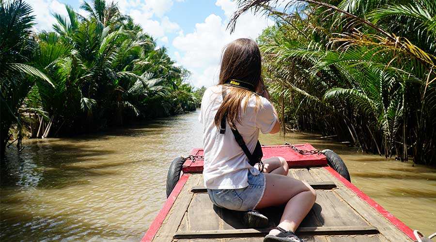 4-Day Historic and Poetic Ho Chi Minh City Guided Tour: Mekong Delta, Cu Chi Tunnels, Lady Thien Hau Temple, Vinh Trang Pagoda and Cho Lon