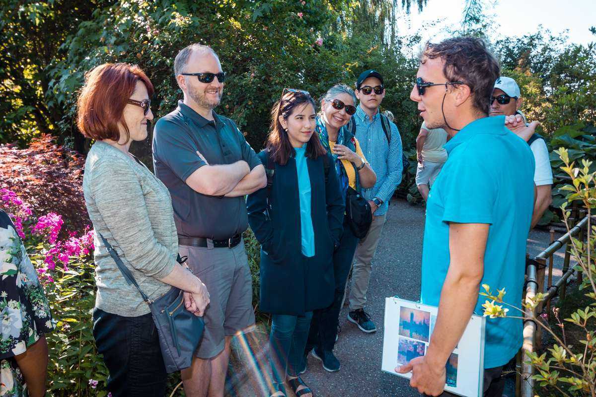 Claude Monet's House and Gardens Tour from Paris**8 Passengers Max**