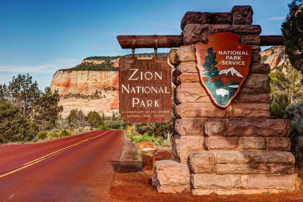 1-Day Small Group Guided Walking Tour of Zion National Park