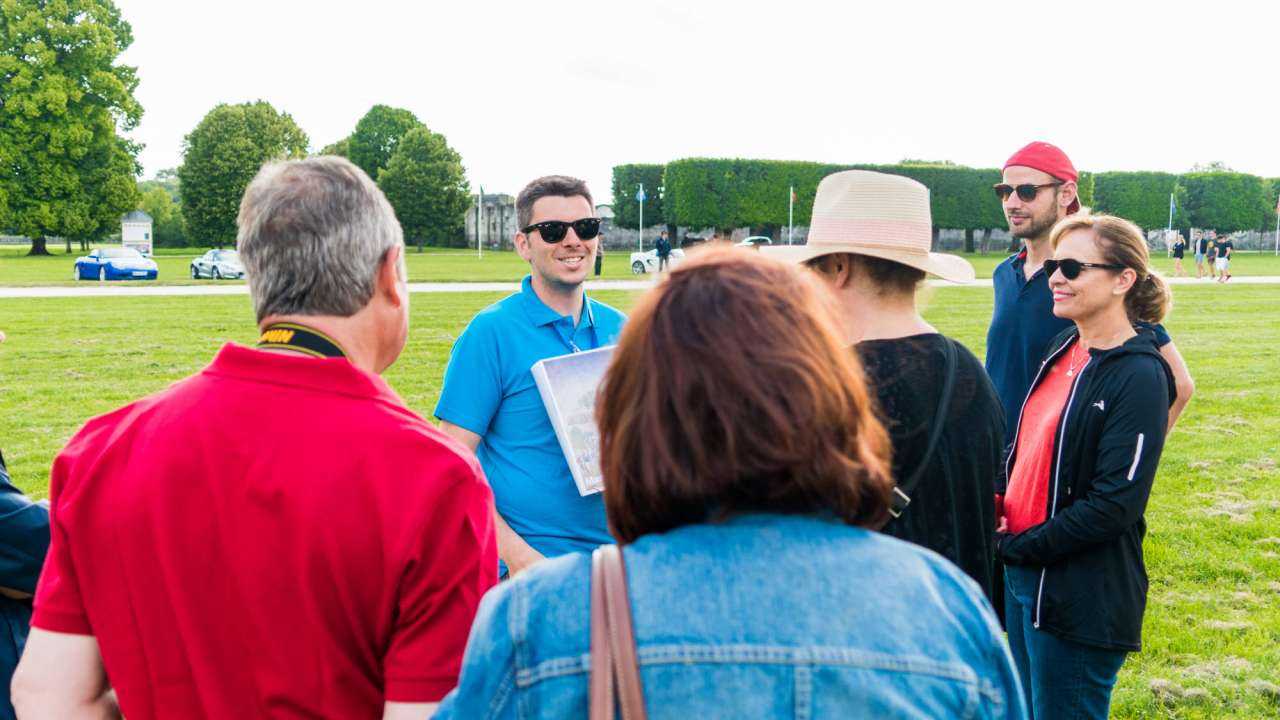 Loire Valley Castles Tour: Chambord - Chenonceau - Amboise**UNESCO World Heritage || Wine Tasting Apr - Oct**
