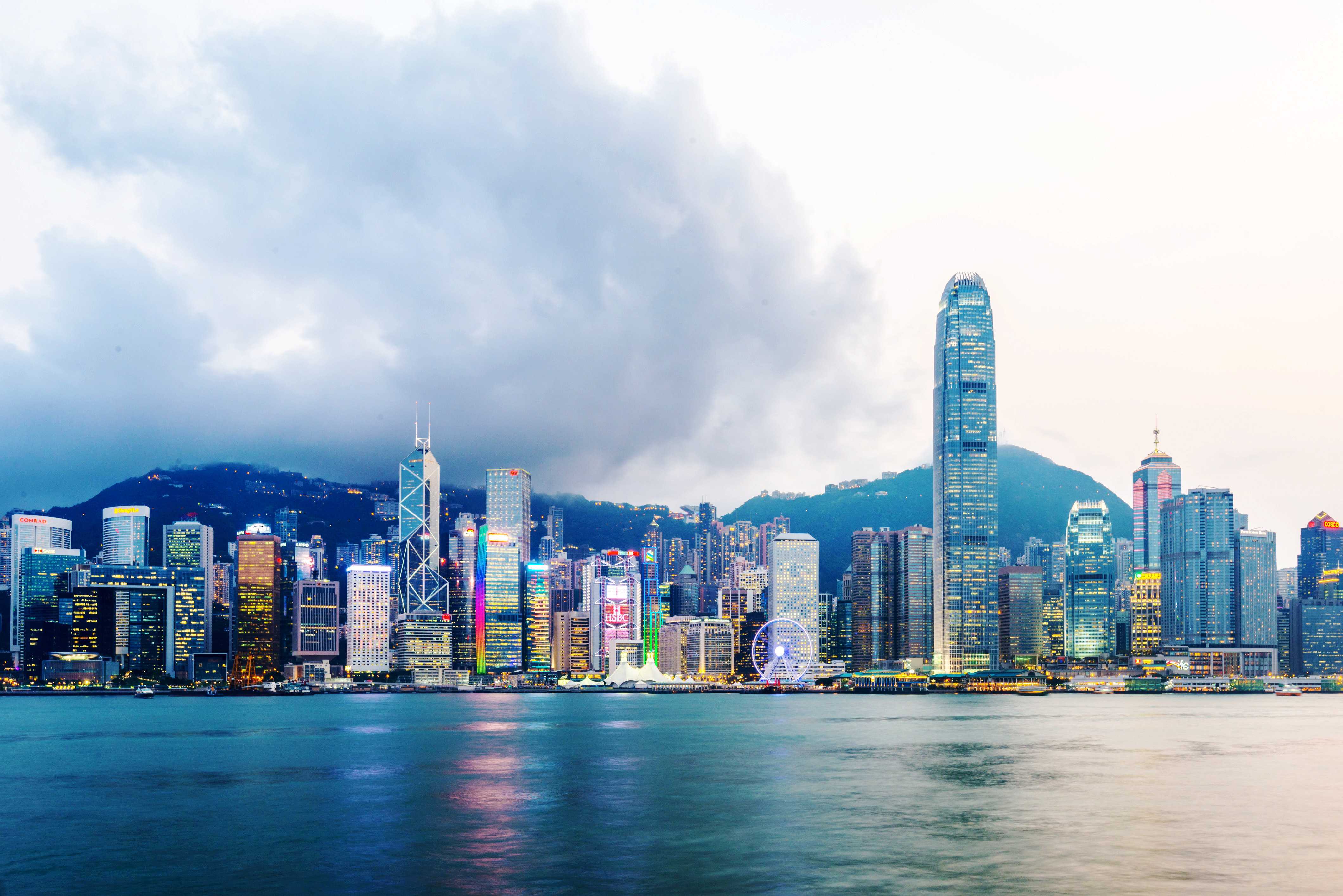 香港+8
