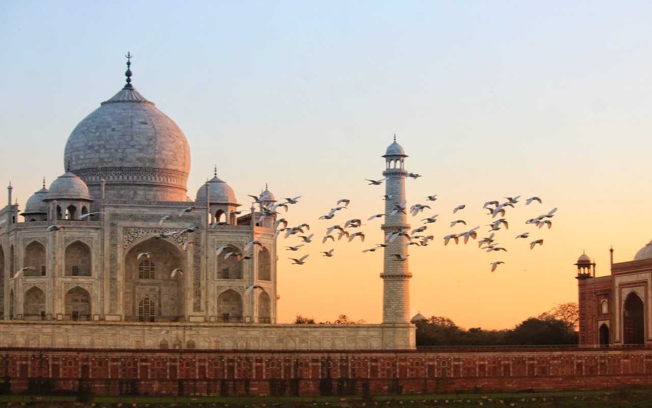 Taj Mahal & Fatehpur Sikri  Private Full Day Tour from Delhi By car