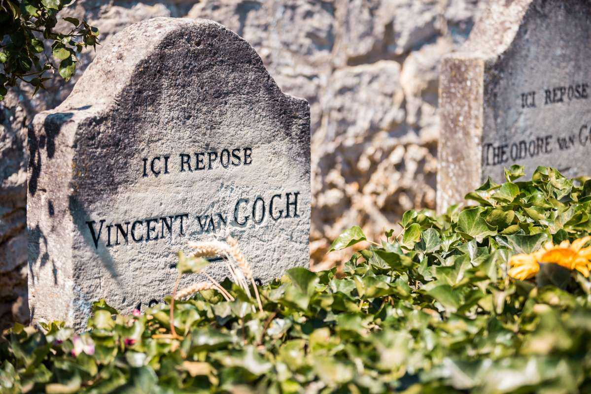 Giverny and Auvers-sur-Oise Day Trip from Paris: Monet Gardens Early Access**Walk in the Footsteps of Monet and Van Gogh**